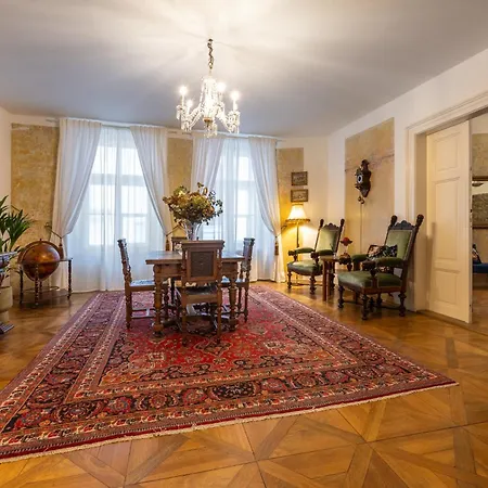 King's Royal In Centre Praha